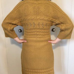 mustard yellow 3/4-length sleeeve sweater (S)